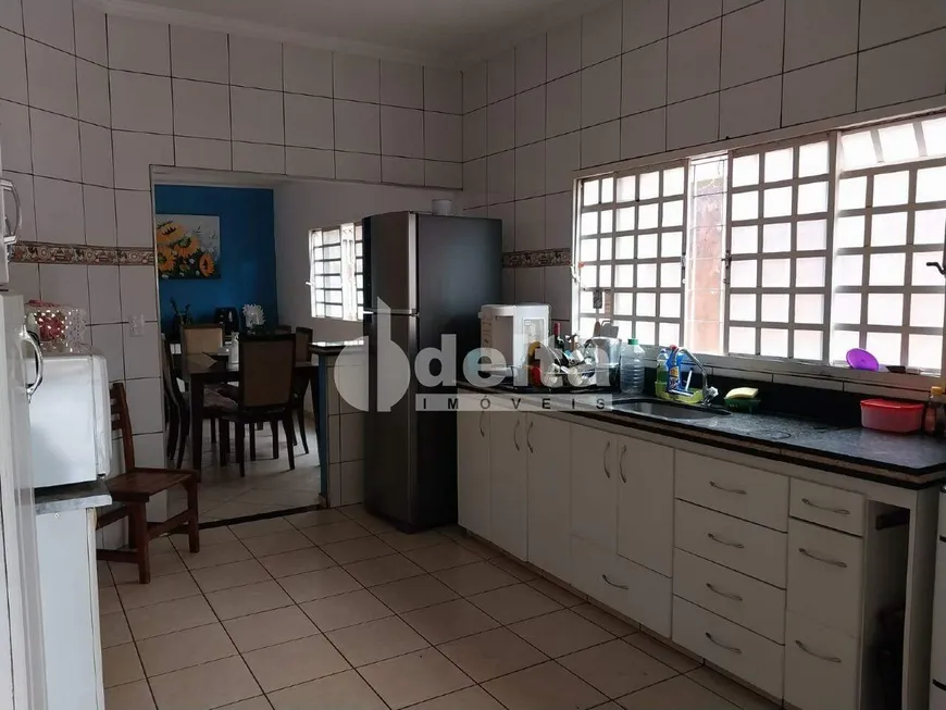 Foto 1 de Casa com 3 Quartos à venda, 100m² em Santa Mônica, Uberlândia