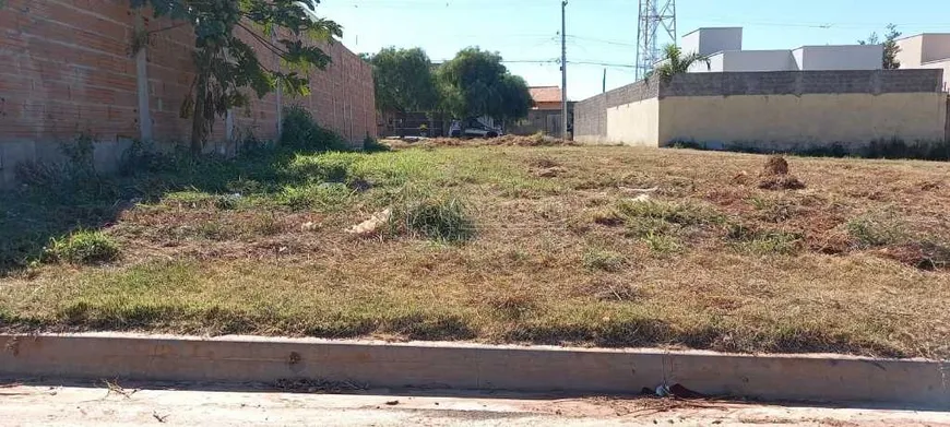 Foto 1 de Lote/Terreno à venda, 200m² em Residencial Vista do Horto, Araraquara