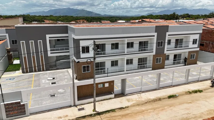 Foto 1 de Apartamento com 2 Quartos à venda, 52m² em Ancuri, Itaitinga