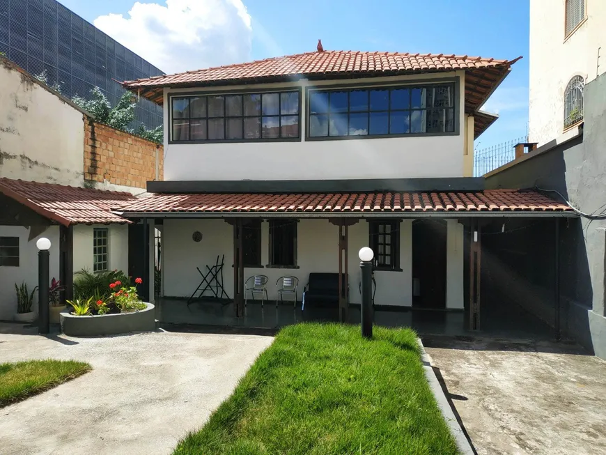 Foto 1 de Casa com 3 Quartos à venda, 256m² em Barreiro, Belo Horizonte