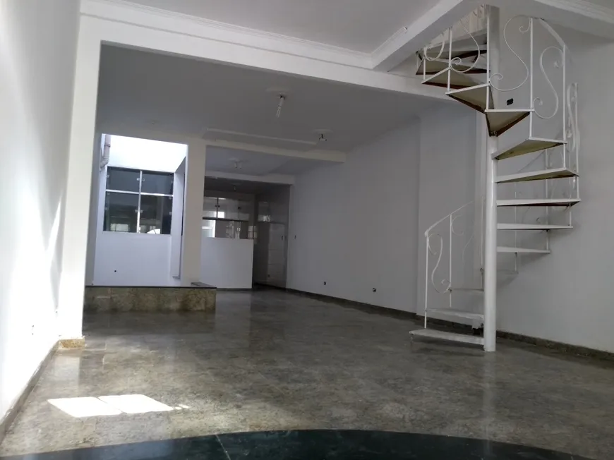 Foto 1 de Casa com 3 Quartos para venda ou aluguel, 226m² em Ipiranga, São Paulo
