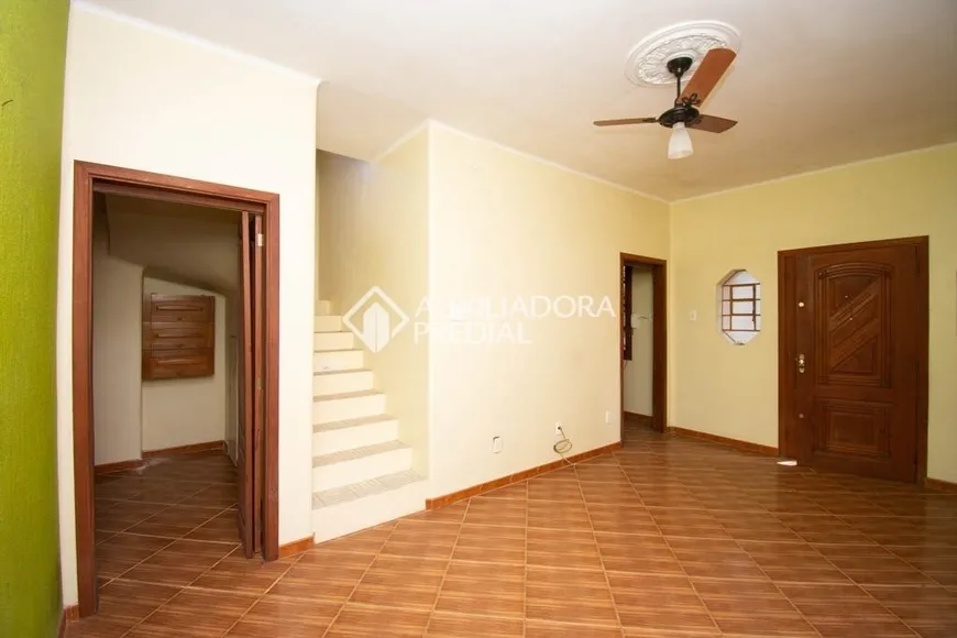 Foto 1 de Casa com 3 Quartos à venda, 168m² em Santo Antônio, Porto Alegre