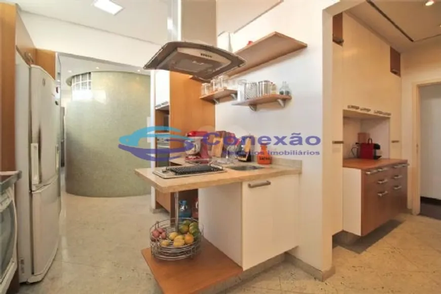 Foto 1 de Apartamento com 1 Quarto à venda, 210m² em Higienópolis, São Paulo