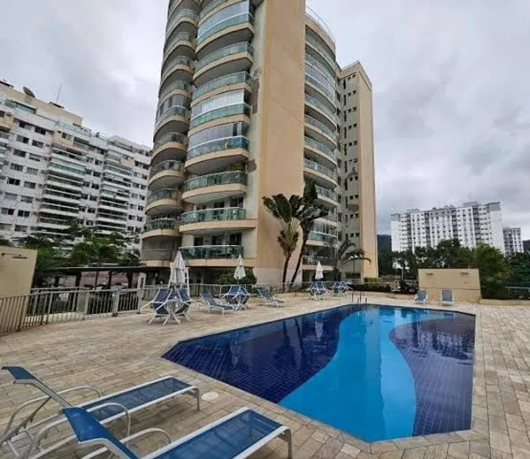 Foto 1 de Apartamento com 3 Quartos à venda, 77m² em Barra da Tijuca, Rio de Janeiro