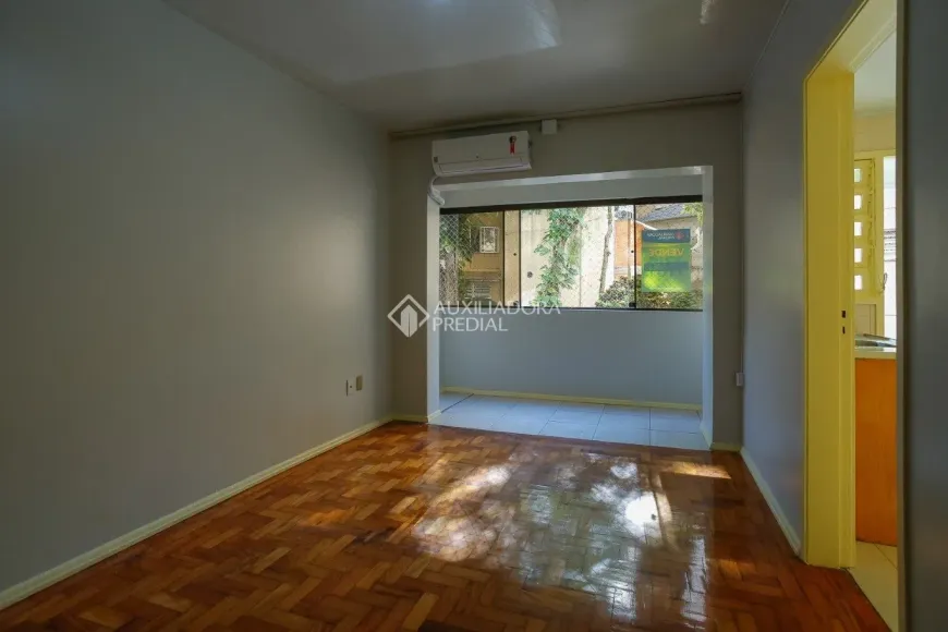 Foto 1 de Apartamento com 2 Quartos à venda, 65m² em Floresta, Porto Alegre