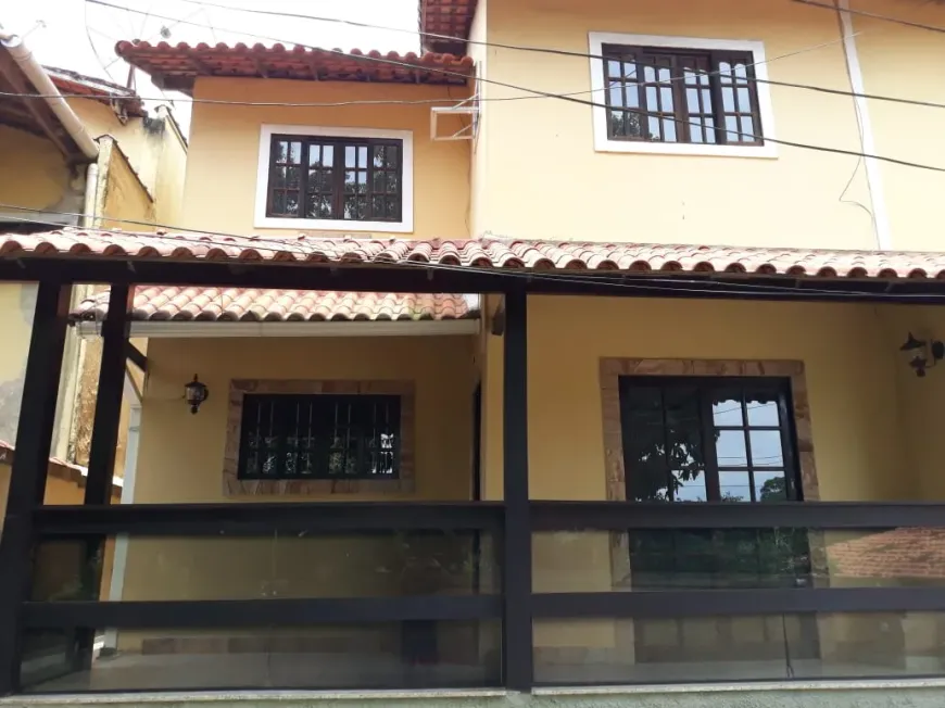 Foto 1 de Casa com 2 Quartos à venda, 76m² em Santa Bárbara, Niterói