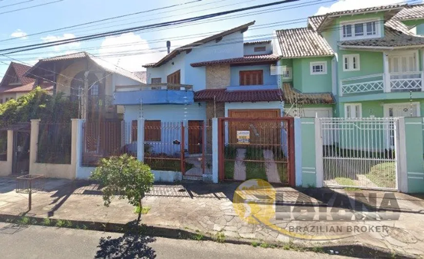 Foto 1 de Casa com 4 Quartos à venda, 300m² em Guarujá, Porto Alegre