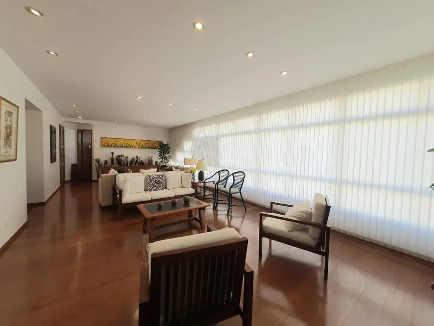 Foto 1 de Apartamento com 4 Quartos à venda, 200m² em Santa Efigênia, Belo Horizonte