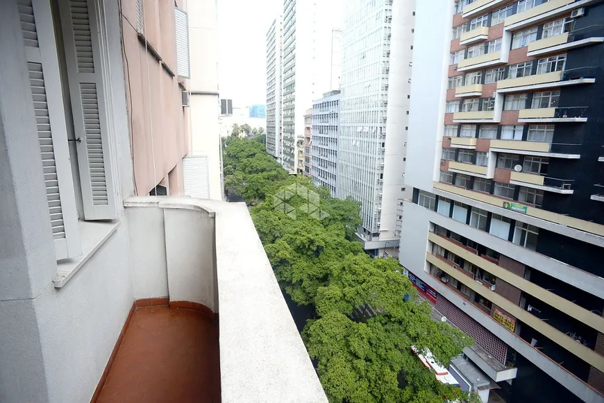Foto 1 de Apartamento com 3 Quartos à venda, 100m² em Centro Histórico, Porto Alegre