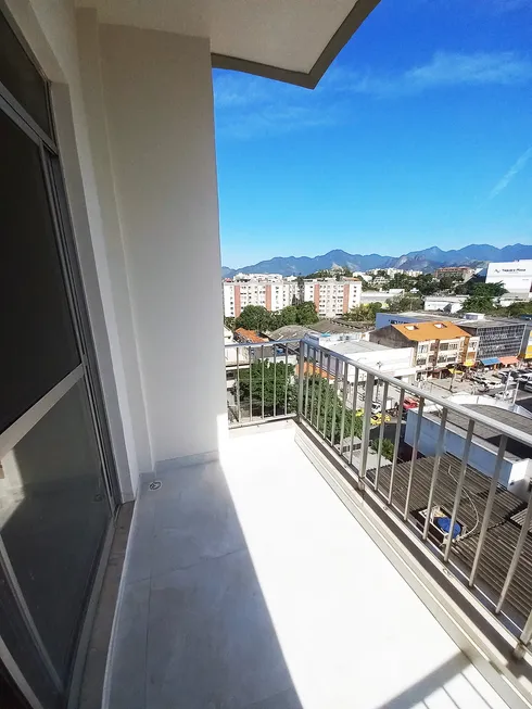 Foto 1 de Apartamento com 3 Quartos para alugar, 91m² em Taquara, Rio de Janeiro