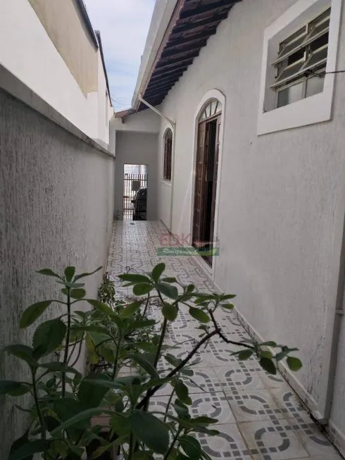 Foto 1 de Casa com 3 Quartos à venda, 70m² em Vila Jaboticabeira, Taubaté