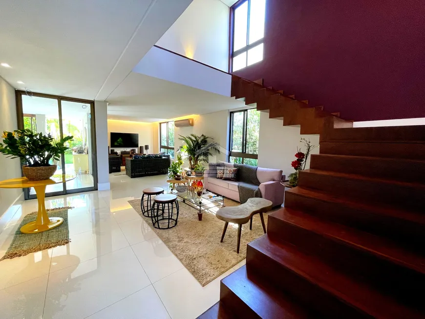 Foto 1 de Casa de Condomínio com 3 Quartos à venda, 329m² em Jóquei, Teresina