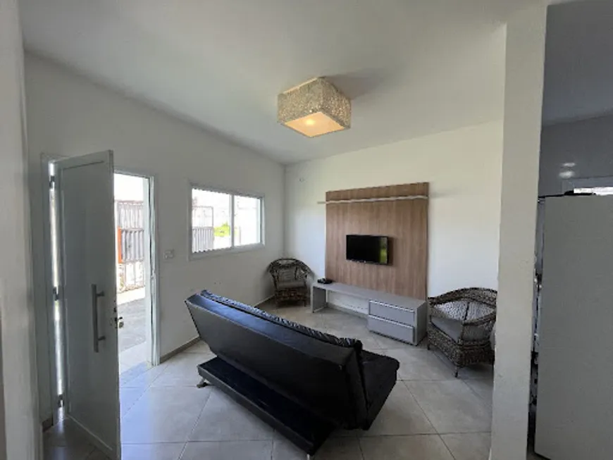 Foto 1 de Casa com 2 Quartos para alugar, 90m² em Jardim Rio da Praia, Bertioga