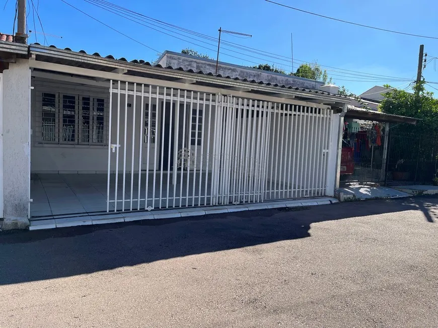 Foto 1 de Casa com 2 Quartos à venda, 41m² em Boqueirão, Curitiba