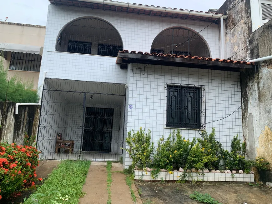 Foto 1 de Sobrado com 4 Quartos para alugar, 189m² em Cidade 2000, Fortaleza