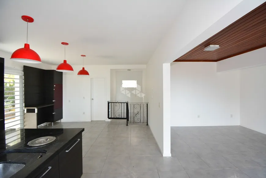 Foto 1 de Casa com 3 Quartos à venda, 231m² em Ponta de Baixo, São José