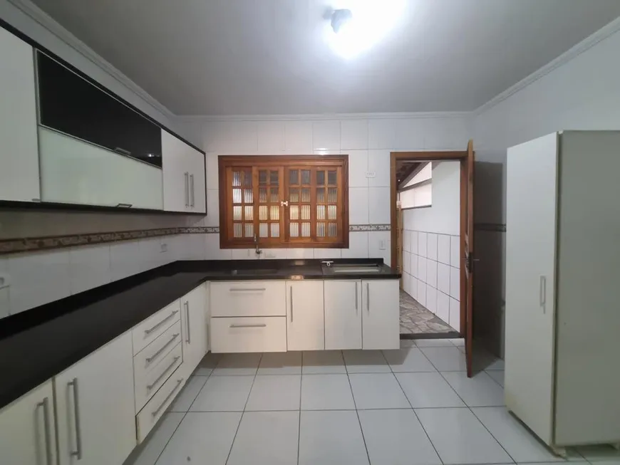 Foto 1 de Casa de Condomínio com 2 Quartos para alugar, 100m² em Vila Tiradentes, São Paulo