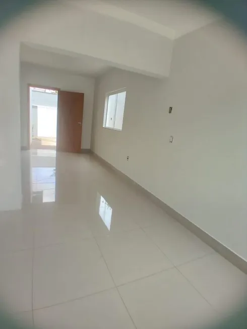 Foto 1 de Casa com 3 Quartos à venda, 130m² em Jardim Europa, Uberlândia