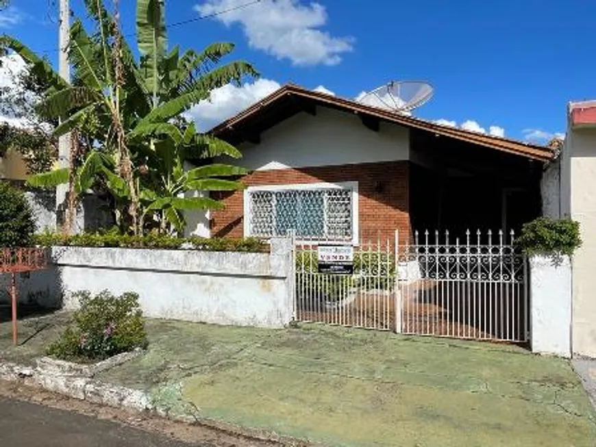 Foto 1 de Casa com 3 Quartos à venda, 100m² em CENTRO, Águas de São Pedro