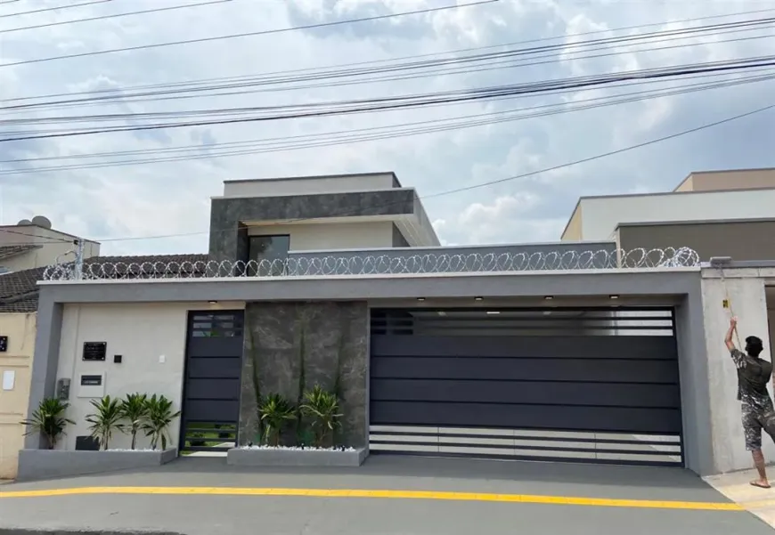 Foto 1 de Casa com 3 Quartos à venda, 180m² em Residencial Porto Seguro, Goiânia