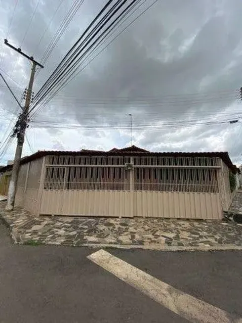 Foto 1 de Casa com 3 Quartos à venda, 230m² em Samambaia Norte, Brasília