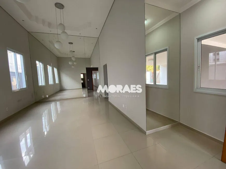 Foto 1 de Casa de Condomínio com 3 Quartos para alugar, 198m² em Residencial Villaggio III, Bauru