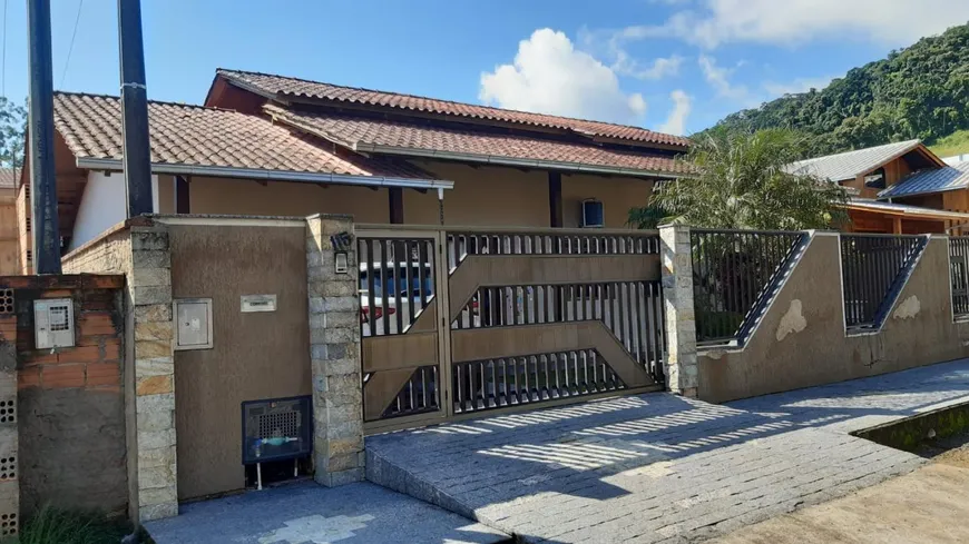 Foto 1 de Casa com 3 Quartos à venda, 130m² em Ilha da Figueira, Guaramirim