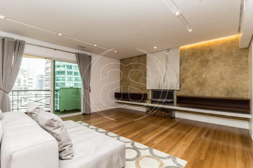 Foto 1 de Apartamento com 3 Quartos à venda, 330m² em Itaim Bibi, São Paulo