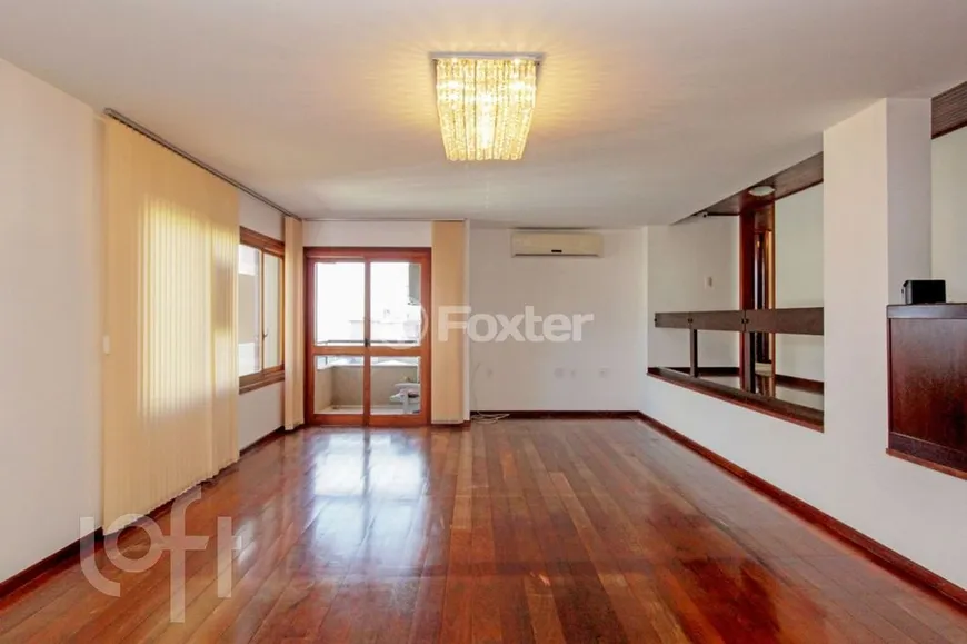 Foto 1 de Apartamento com 3 Quartos à venda, 233m² em Independência, Porto Alegre