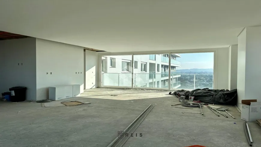 Foto 1 de Apartamento com 3 Quartos à venda, 244m² em Centro, Esteio