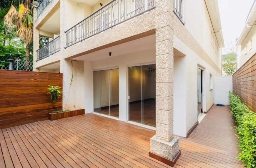 Foto 1 de Casa de Condomínio com 3 Quartos à venda, 300m² em Valo Velho, São Paulo