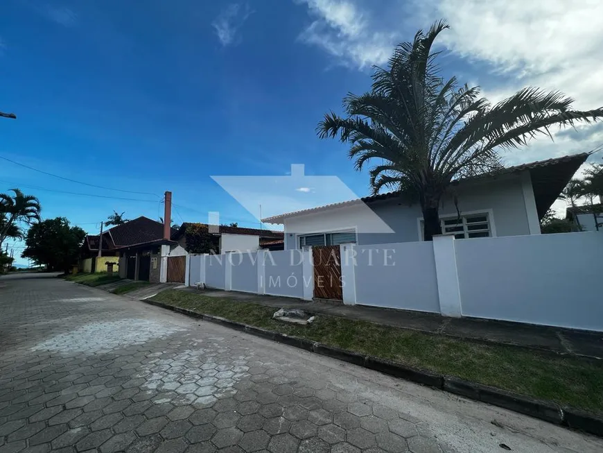 Foto 1 de Casa com 5 Quartos à venda, 228m² em Balneário Califórnia, Caraguatatuba