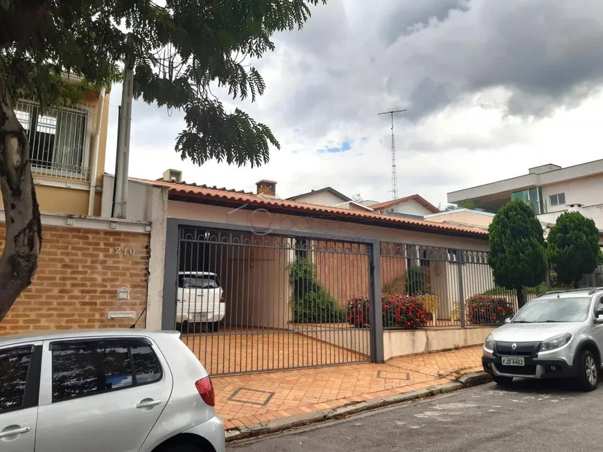 Foto 1 de Casa com 5 Quartos à venda, 300m² em Parque do Colégio, Jundiaí