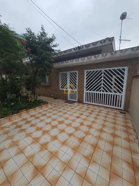 Foto 1 de Casa com 3 Quartos à venda, 140m² em Santa Maria, Santos