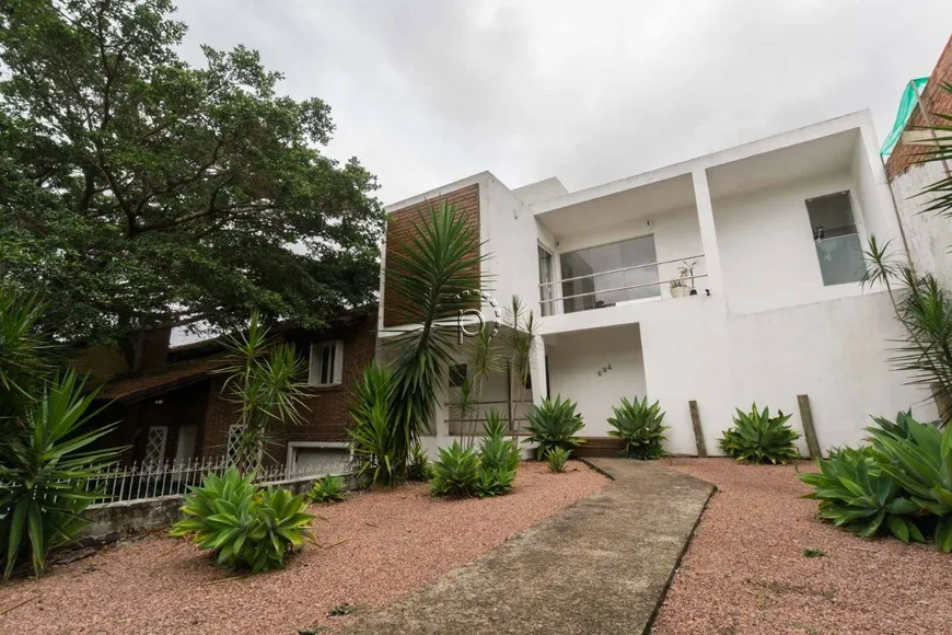 Foto 1 de Casa com 3 Quartos à venda, 283m² em Ipanema, Porto Alegre