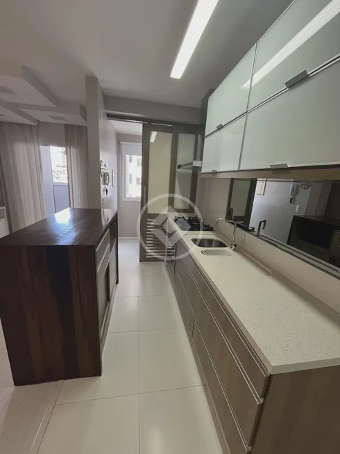 Foto 1 de Apartamento com 2 Quartos à venda, 76m² em Barreiros, São José