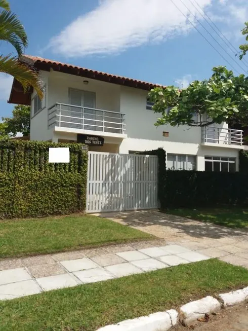 Foto 1 de Casa com 3 Quartos para alugar, 199m² em Atami, Pontal do Paraná