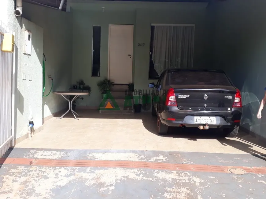 Foto 1 de Casa com 2 Quartos à venda, 110m² em Colinas, Londrina