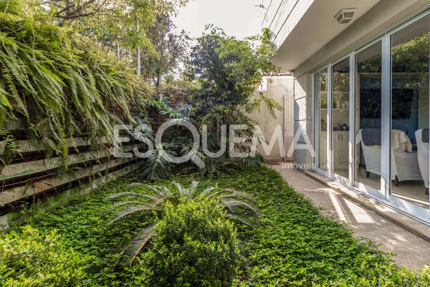 Foto 1 de Casa com 3 Quartos à venda, 270m² em Moema, São Paulo