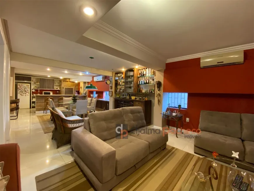 Foto 1 de Apartamento com 4 Quartos à venda, 293m² em Centro, Florianópolis