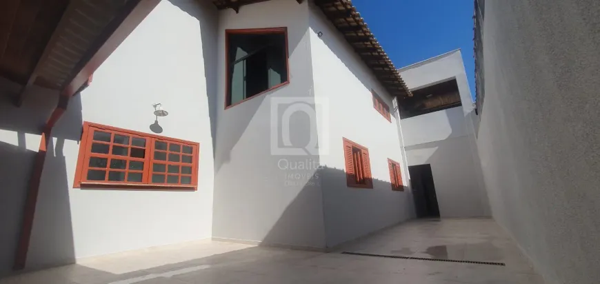 Foto 1 de Sobrado com 3 Quartos à venda, 285m² em Jardim Santa Rosalia, Sorocaba