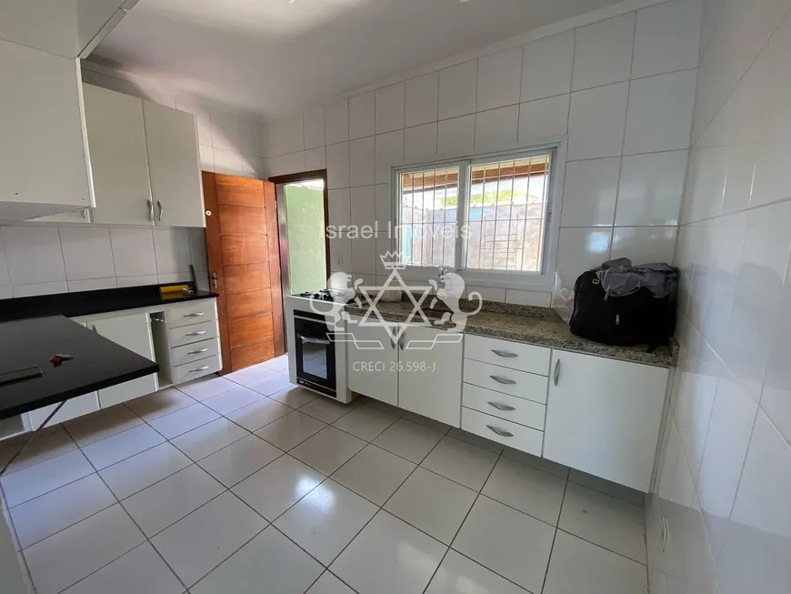 Foto 1 de Sobrado com 3 Quartos para venda ou aluguel, 175m² em Pontal de Santa Marina, Caraguatatuba