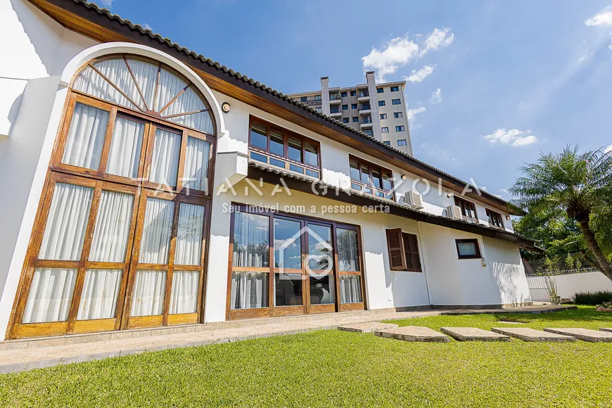 Foto 1 de Casa com 4 Quartos à venda, 460m² em Centro, São José dos Pinhais