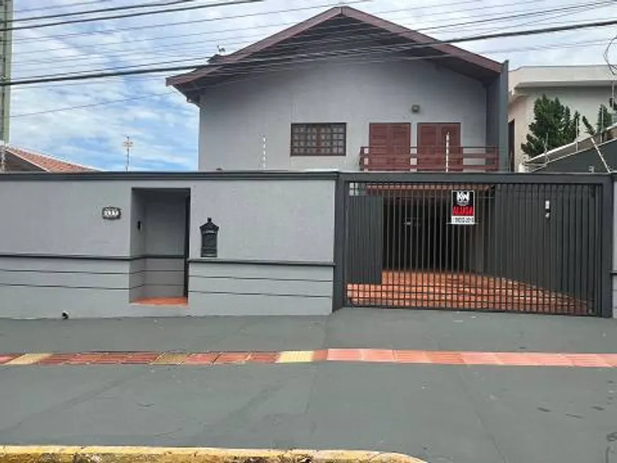 Foto 1 de Sobrado com 8 Quartos para alugar, 330m² em Santa Fé, Campo Grande