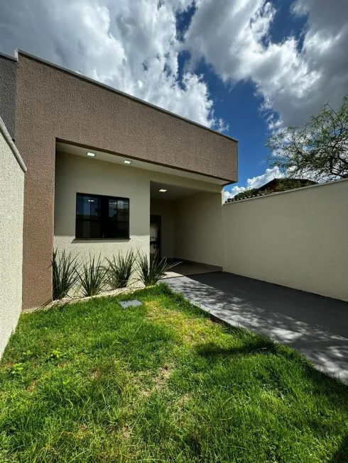 Foto 1 de Casa com 2 Quartos à venda, 80m² em Vila Arco iris, Trindade