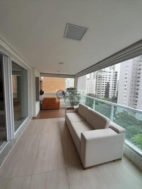 Foto 1 de Apartamento com 4 Quartos para alugar, 194m² em Campo Belo, São Paulo