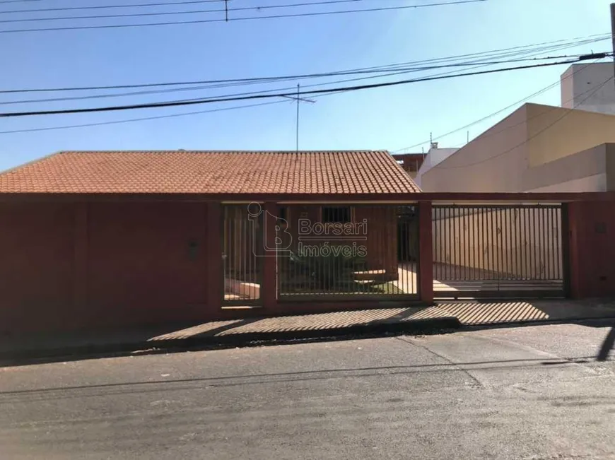 Foto 1 de Casa com 3 Quartos à venda, 303m² em Vila Bela Vista, Araraquara