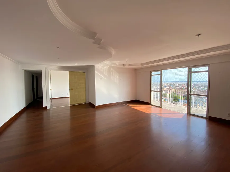 Foto 1 de Apartamento com 3 Quartos à venda, 219m² em Cidade Velha, Belém