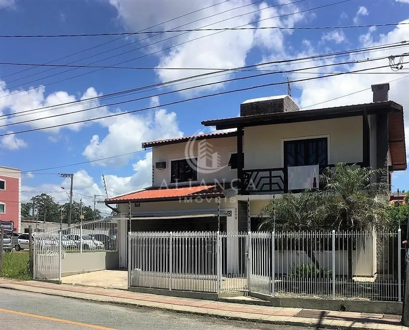 Foto 1 de Casa com 3 Quartos à venda, 251m² em Areias, São José