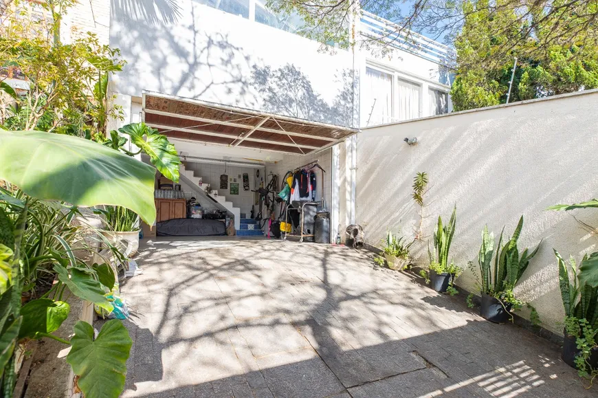 Foto 1 de Casa com 3 Quartos à venda, 226m² em Chácara Monte Alegre, São Paulo